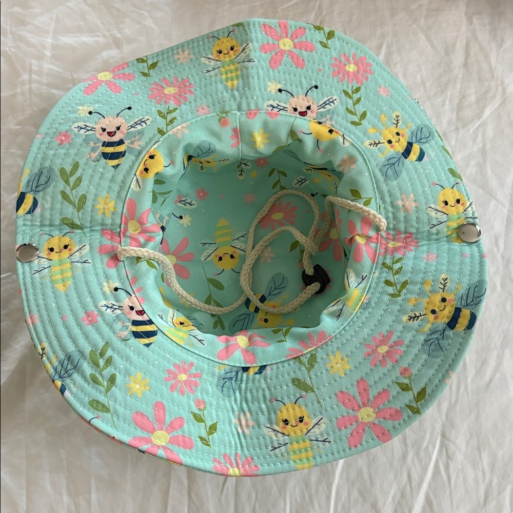 Enodtter Girl’s Bee & Flowers  Bucket Hat NIP - Picture 4 of 11